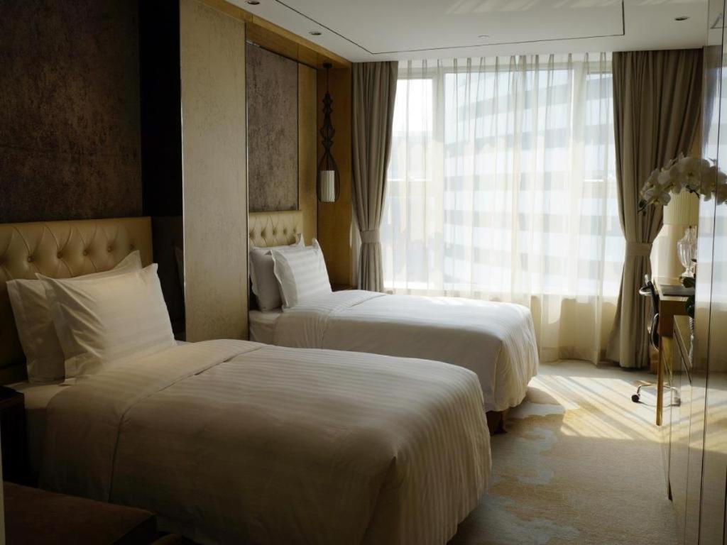 Lia! Beijing Hotel Экстерьер фото