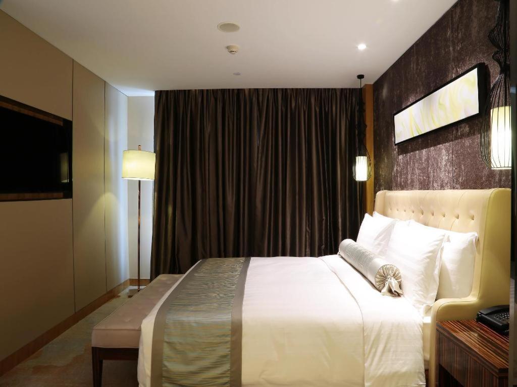 Lia! Beijing Hotel Экстерьер фото
